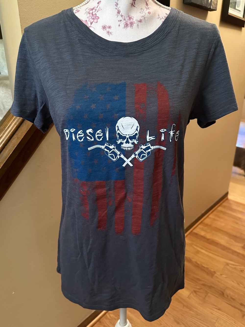 Diesel Life T-shirt. Women's large